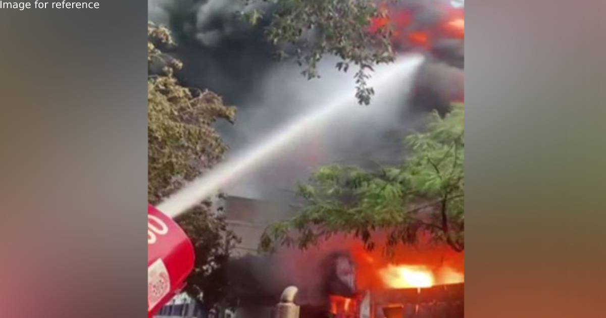 Delhi: Fire breaks out in plastic godown